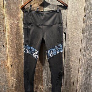 NWT Concealment Express Apparel Camo Black Conceled Carry Leggings Medium Black
